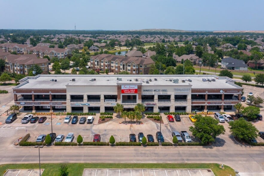 9701 N Sam Houston Pky, Humble, TX for lease - Building Photo - Image 2 of 12