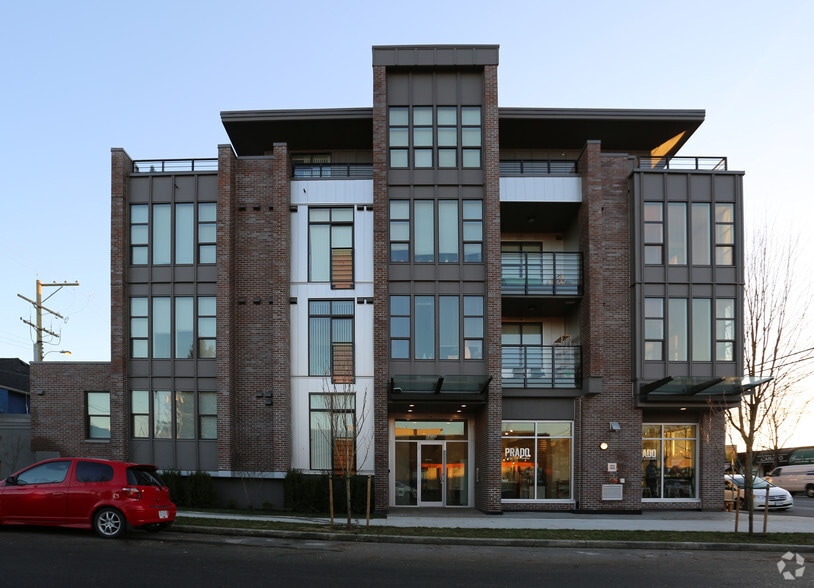 708 E 26th Ave, Vancouver, BC for sale - Primary Photo - Image 1 of 18