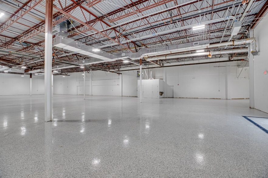 4100-4300 Okeechobee Rd, Fort Pierce, FL for lease - Interior Photo - Image 2 of 11