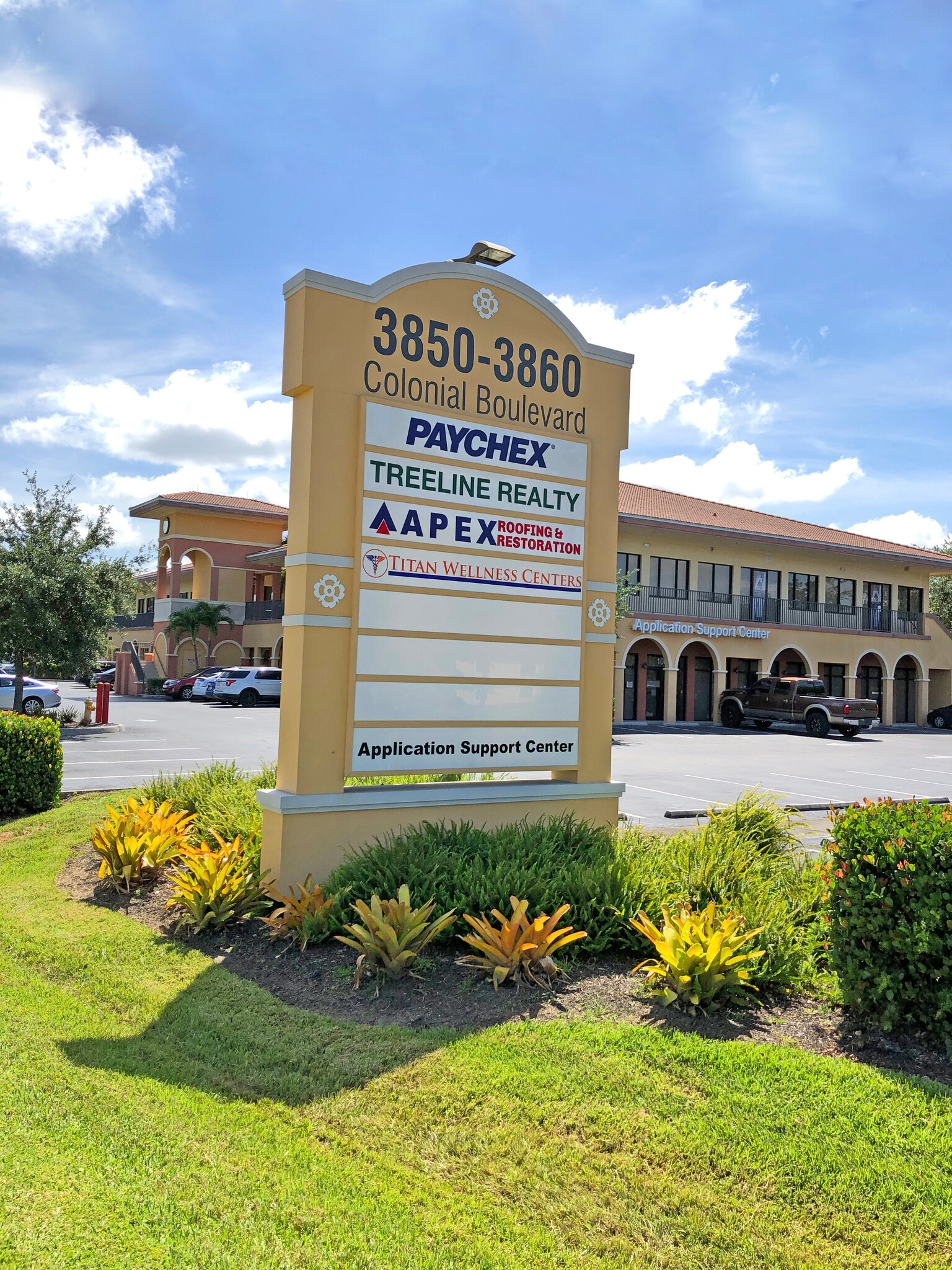 3850-3860 Colonial Blvd, Fort Myers, FL 33966 - Built-Out Office Space