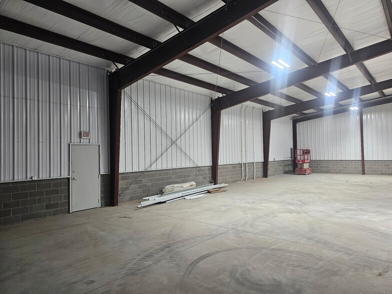 2740 Old Austin Peay Hwy, Memphis, TN for lease - Building Photo - Image 2 of 12