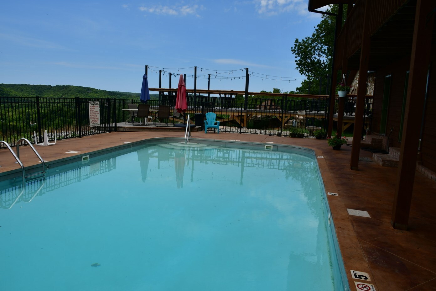 20 Bluff Rd, Hardy, AR 72542 Restaurant and Bed & Breakfast/Inn