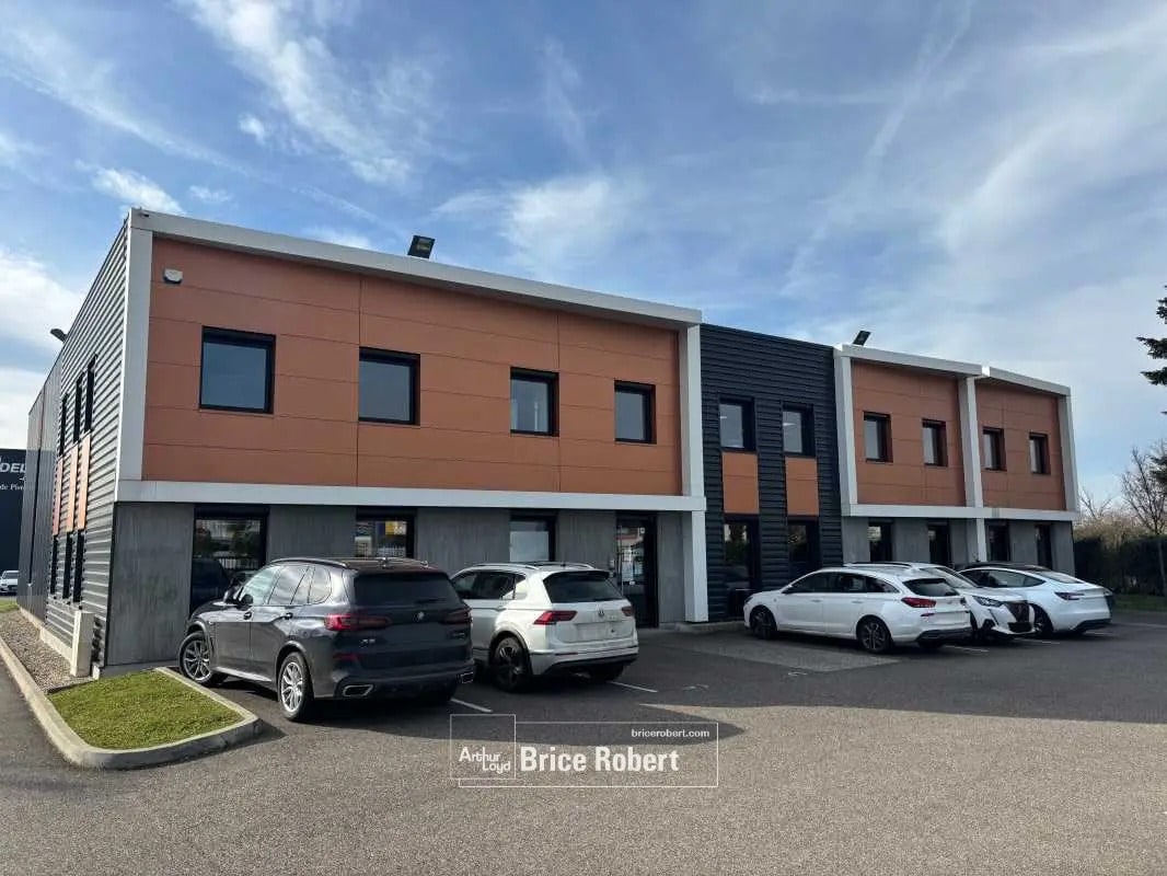 Office in Saint-Priest for lease Building Photo- Image 1 of 11