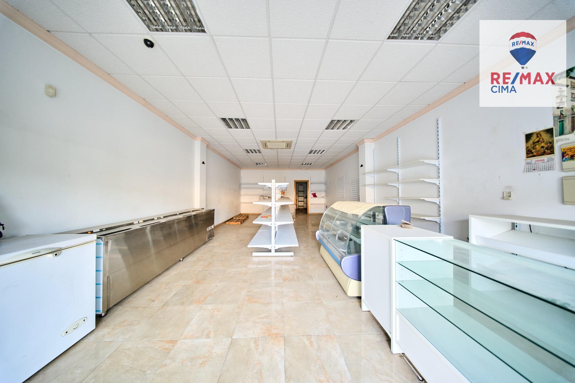 del, 2, Vegas del Genil, Granada for sale Interior Photo- Image 1 of 16