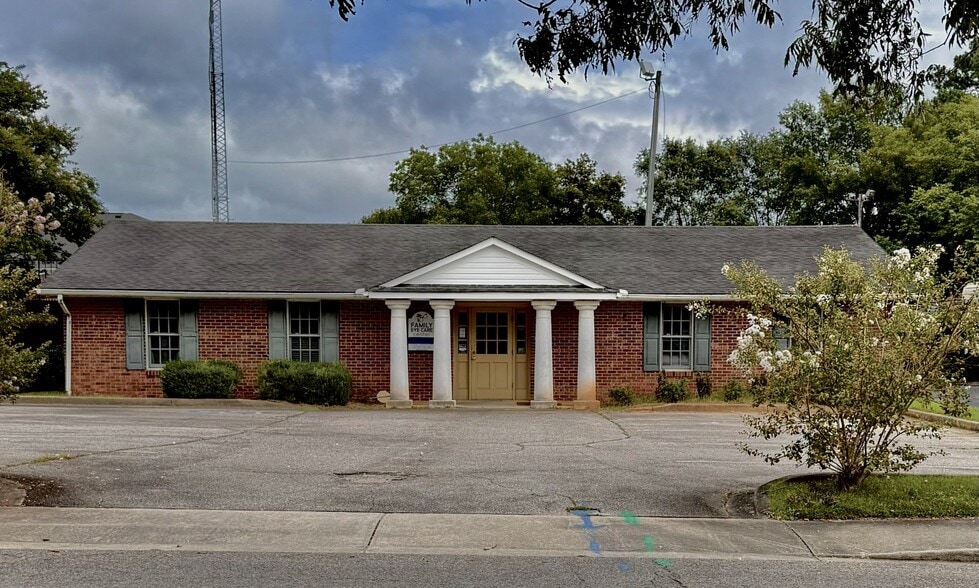 321 Bacon St, Edgefield, SC for sale - Building Photo - Image 1 of 8