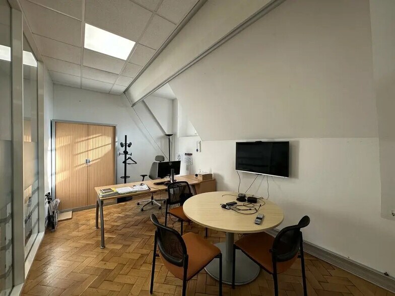 Office in Strasbourg for lease - Building Photo - Image 3 of 7