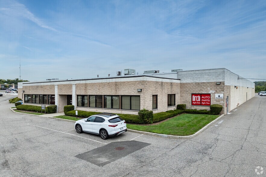 125 Newtown Rd, Plainview, NY for sale - Primary Photo - Image 1 of 1