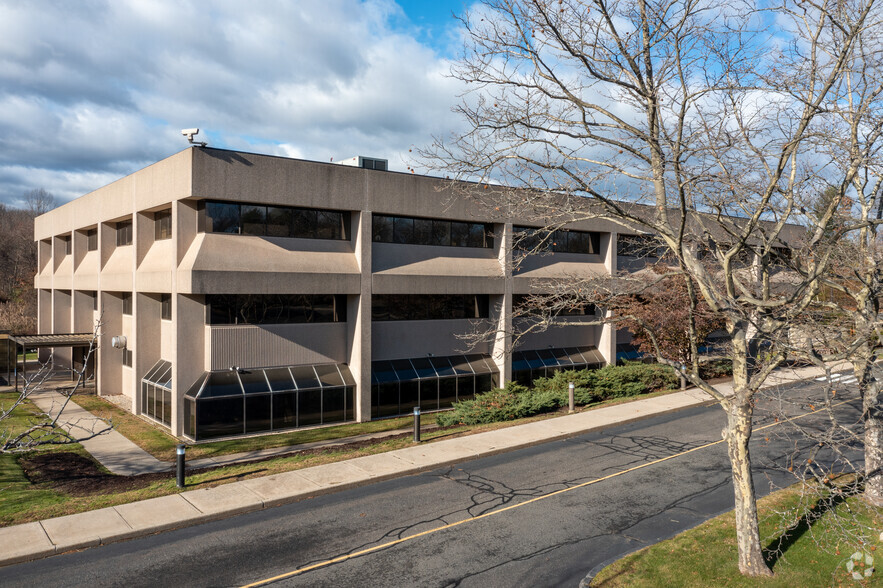 101 Merritt Blvd, Trumbull, CT for lease - Building Photo - Image 2 of 23