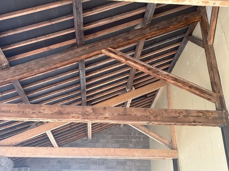 Office in Chaponost for sale - Interior Photo - Image 2 of 4