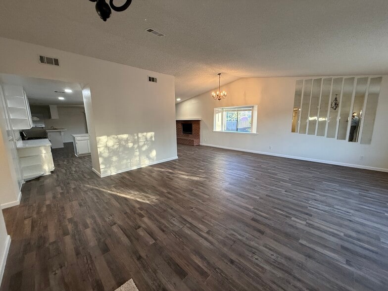 15332 Tuscola Rd, Apple Valley, CA for sale - Building Photo - Image 3 of 32