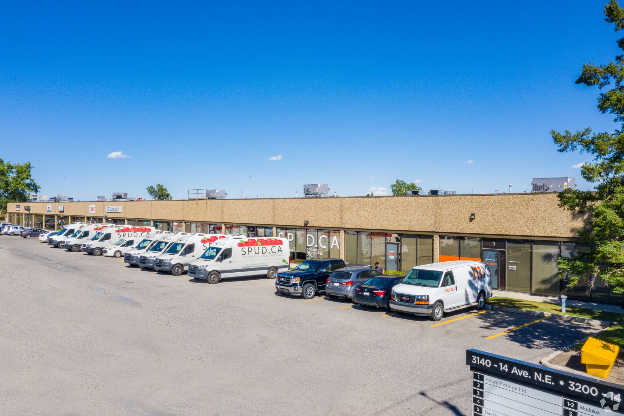 3200 14th Ave NE, Calgary, AB for sale Primary Photo- Image 1 of 1