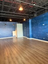 1561 Lakefront Dr, Lakewood Ranch, FL for lease Interior Photo- Image 1 of 4