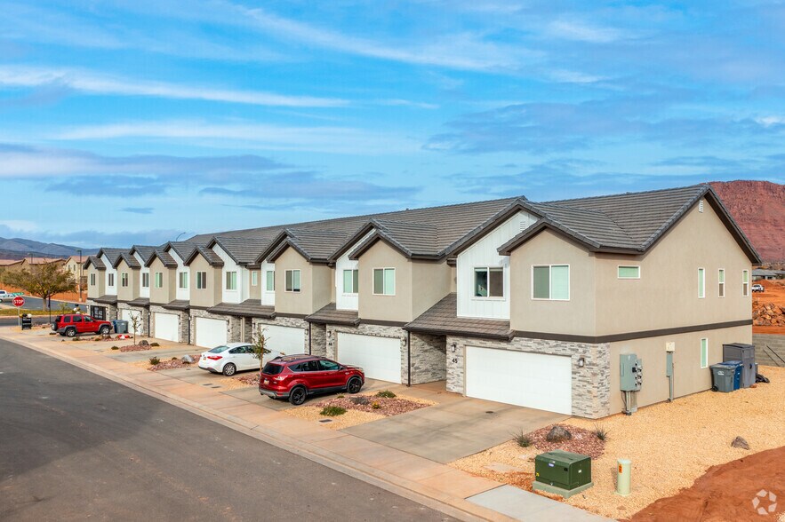 2540 Lava Cove Dr, Santa Clara, UT 84765 Desert Village Townhomes