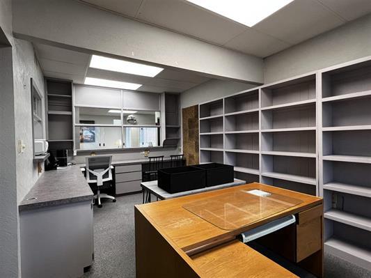 419 Fairview Ave, Ponca City, OK for sale - Interior Photo - Image 2 of 8