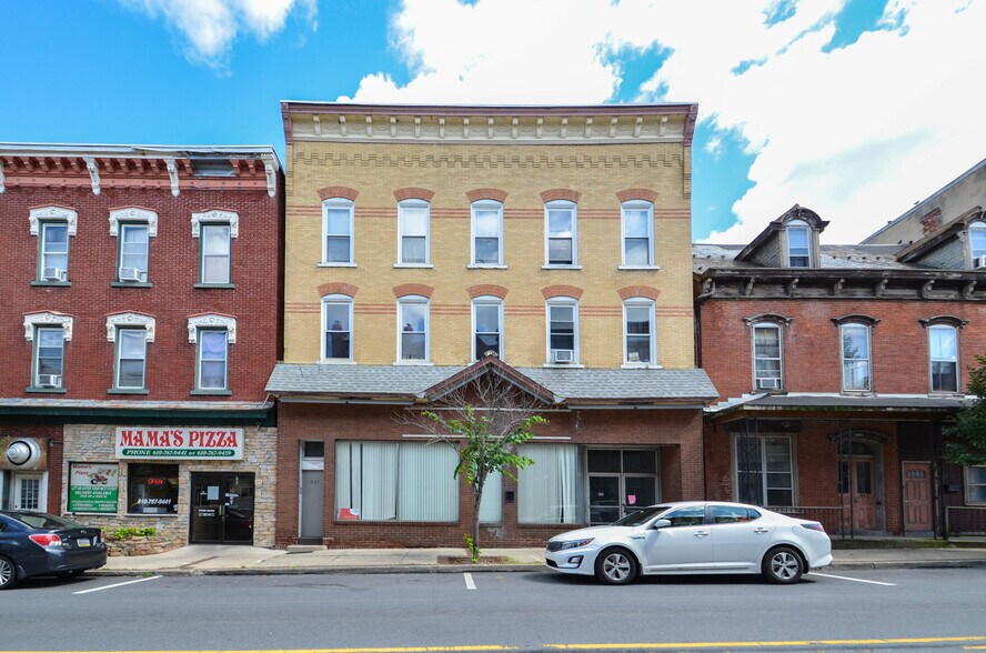 661 Main St, Slatington, PA 18080