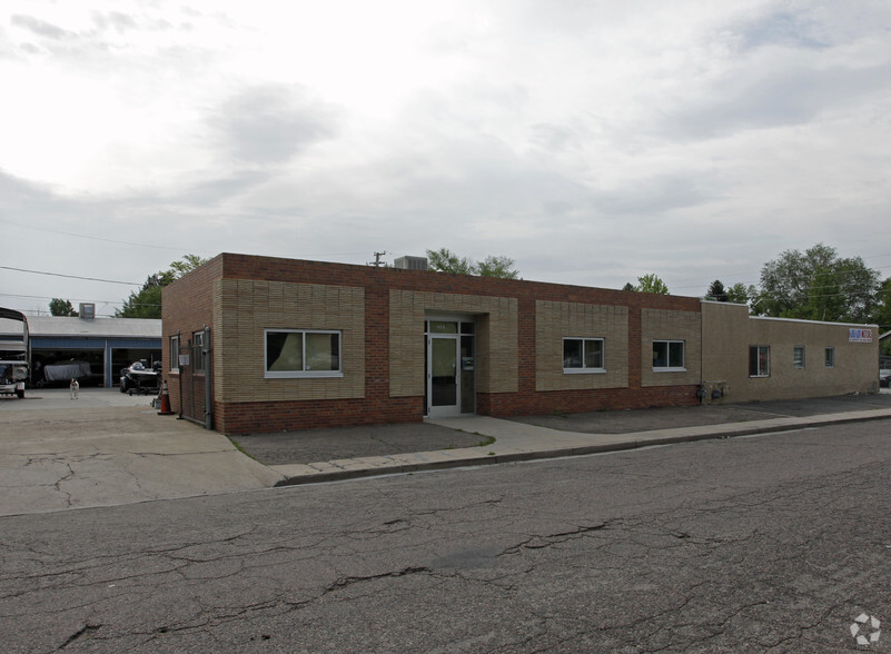 1420 Ulster St, Denver, CO for lease - Primary Photo - Image 1 of 3