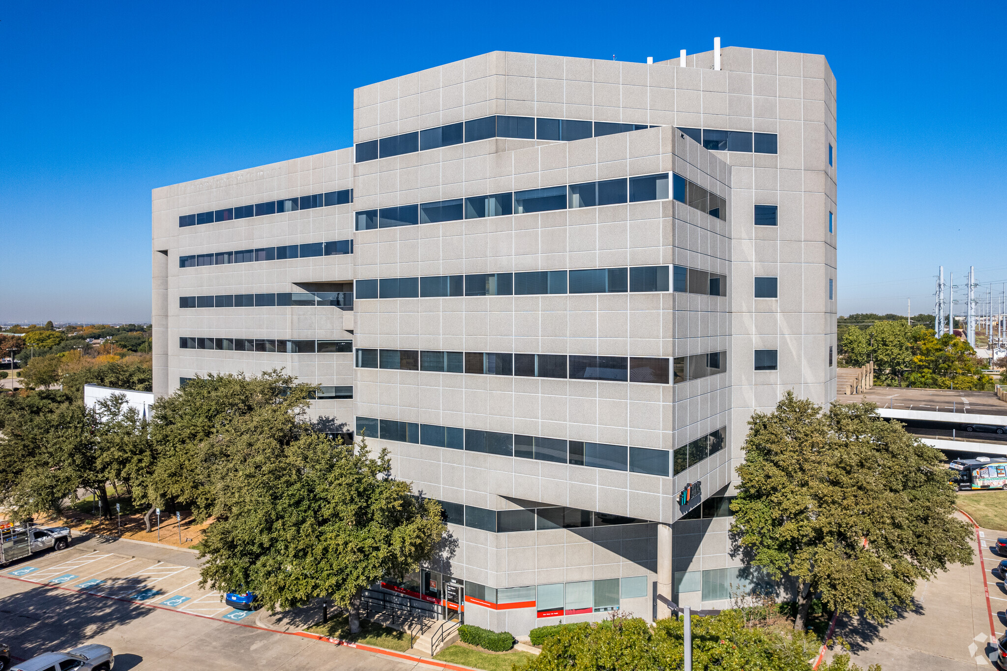 3939 Belt Line Rd, Addison, TX for lease Building Photo- Image 1 of 9