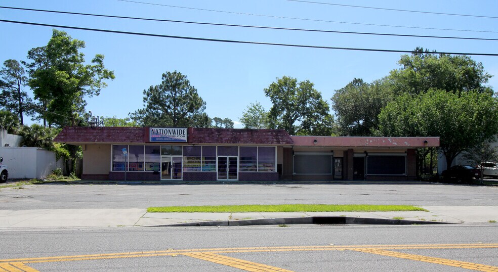 1815 Dean Rd, Jacksonville, FL 32216