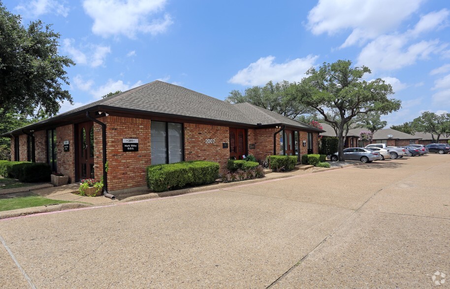 2001-2011 N Collins Blvd, Richardson, TX for lease - Building Photo - Image 1 of 9