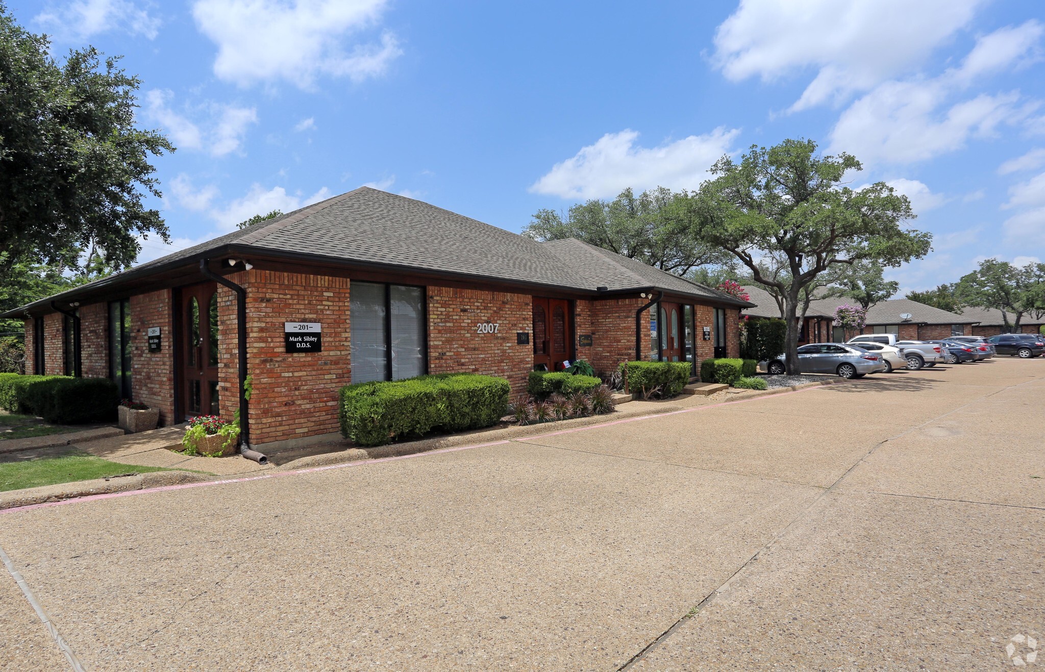 2001-2011 N Collins Blvd, Richardson, TX for lease Building Photo- Image 1 of 10