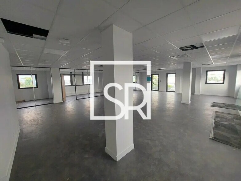 Office in Clermont-Ferrand for lease - Building Photo - Image 1 of 12