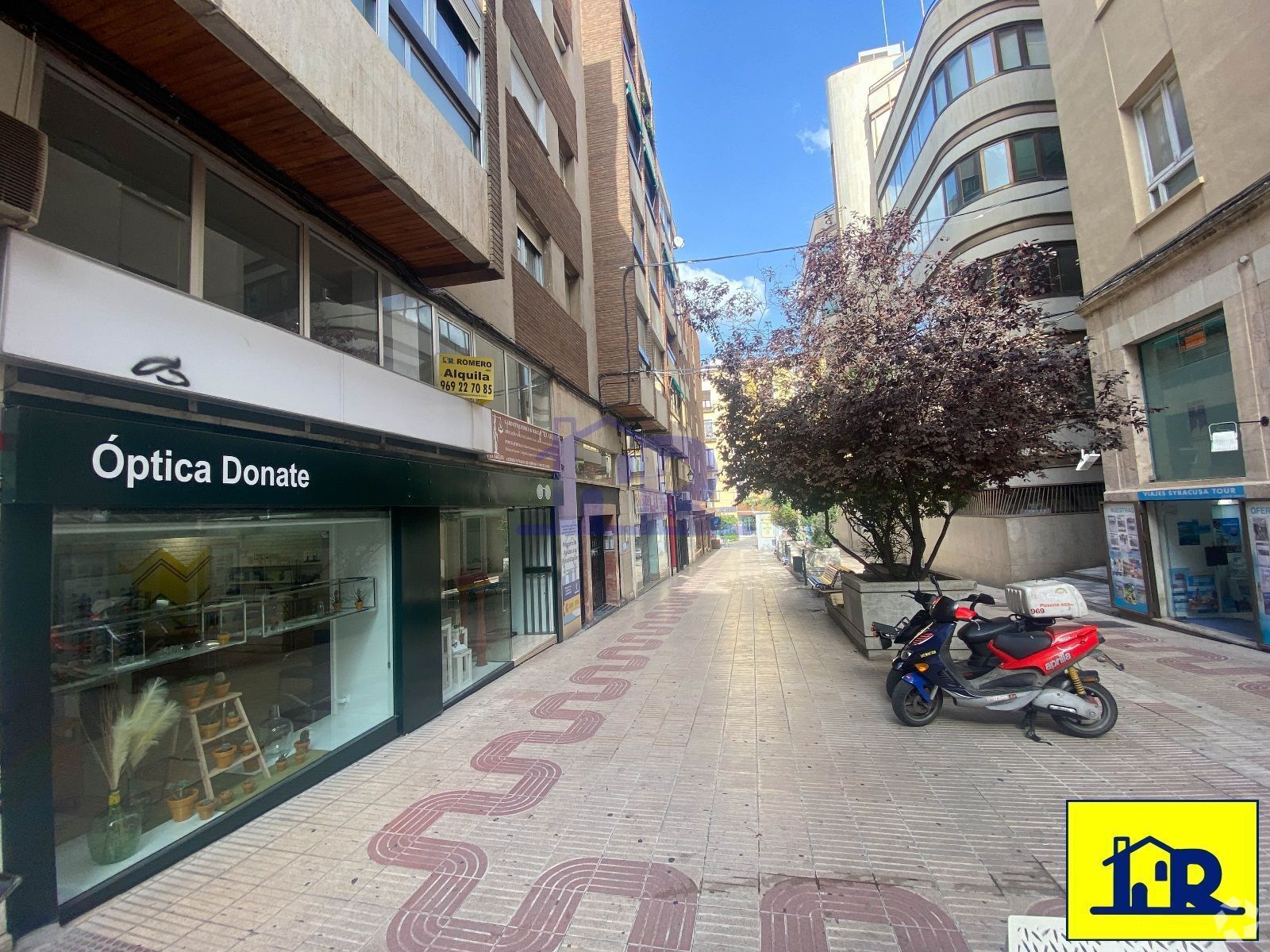 Office in Cuenca, Cuenca for lease Interior Photo- Image 1 of 2