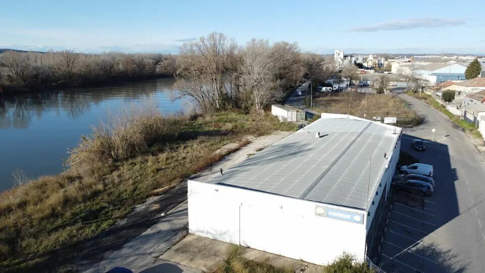 Retail in Le Pontet for lease - Building Photo - Image 1 of 6