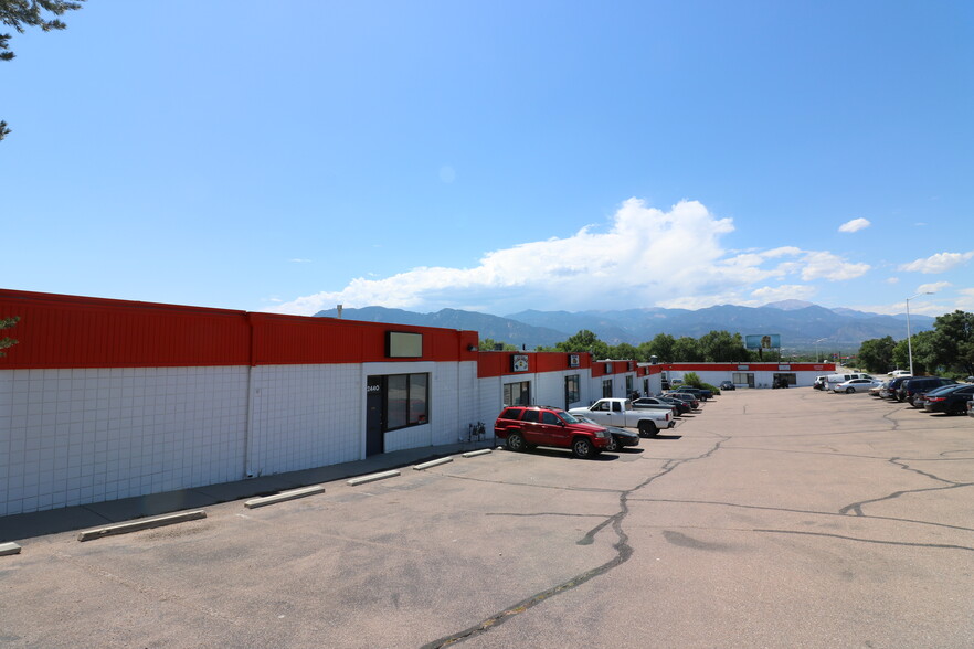 2420-2440 Hancock Expy, Colorado Springs, CO for lease - Building Photo - Image 2 of 5