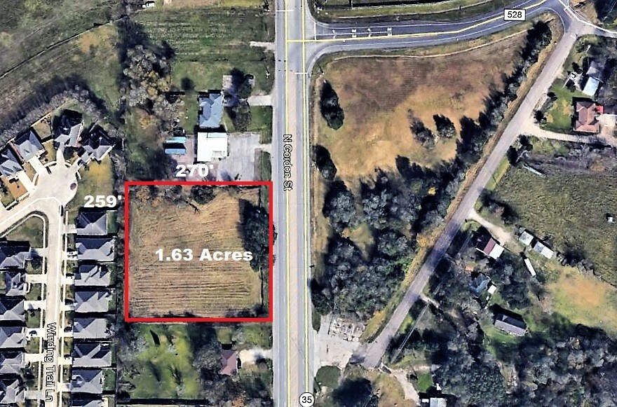 1825 N Gordon St, Alvin, TX 77511