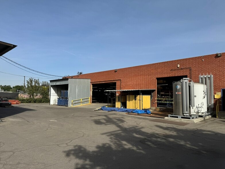 14105 S Avalon Blvd, Los Angeles, CA for lease - Building Photo - Image 2 of 10