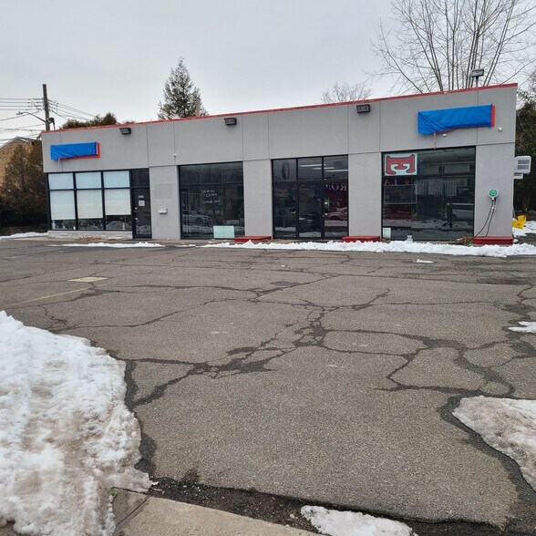 1449 Hylan Blvd, Staten Island, NY 10305