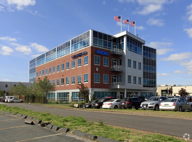 8 Cabot Rd, Woburn, MA for lease - Primary Photo - Image 1 of 6
