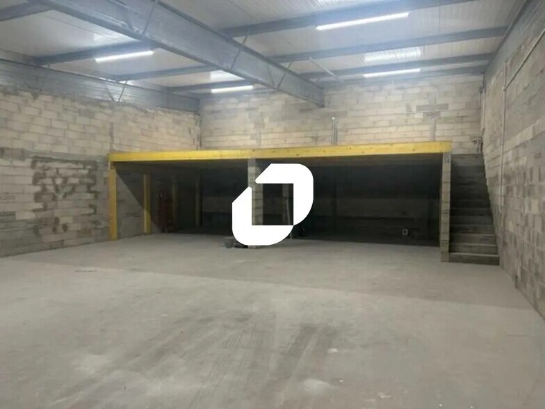 Flex in Cormeilles-en-Vexin for lease - Building Photo - Image 3 of 4