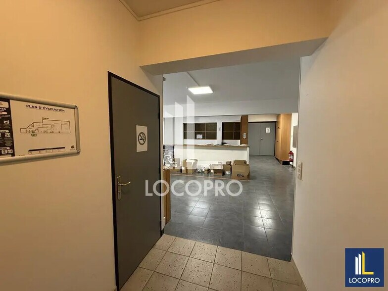 Flex in Nice for lease - Building Photo - Image 2 of 12