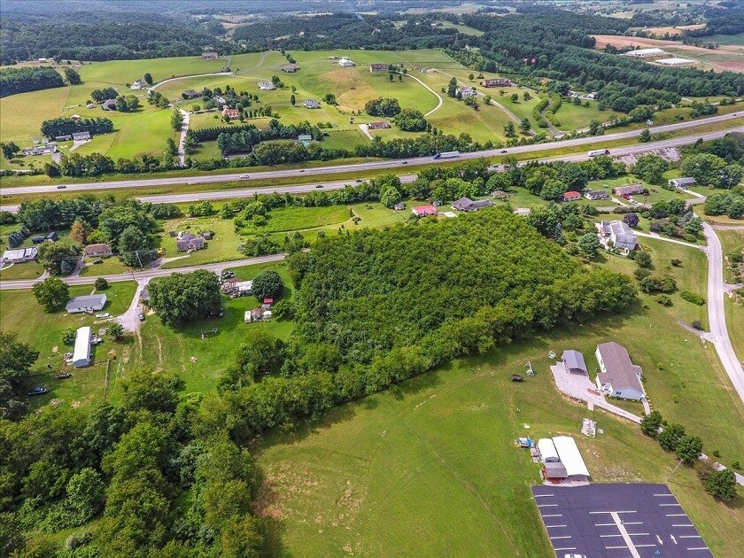 Mud Pike 1, Christiansburg, VA 24073