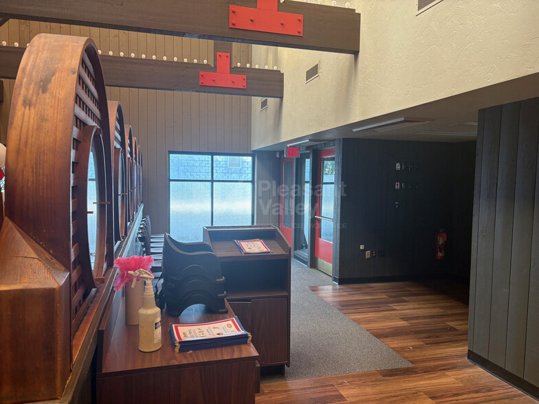 234 N Wooster Rd, Barberton, OH for sale - Building Photo - Image 3 of 10