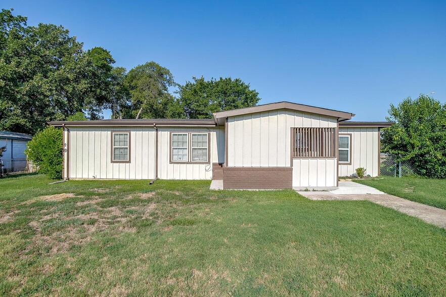 5700 Lenore St, Fort Worth, TX for sale - Primary Photo - Image 2 of 22