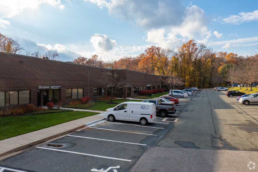 1200 Technology Dr, Aberdeen, MD for lease - Building Photo - Image 2 of 8