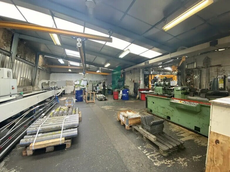 Flex in Presles for sale - Building Photo - Image 3 of 12