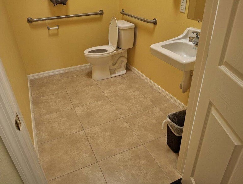 2517 Seven Springs Blvd, New Port Richey, FL for sale - Building Photo - Image 3 of 6