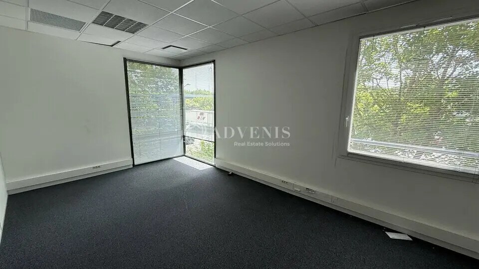 Office in Montévrain for lease - Interior Photo - Image 3 of 12