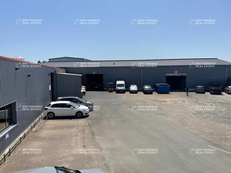 Flex in Ingré for lease - Building Photo - Image 3 of 12
