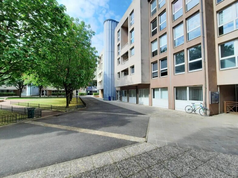 105 Rue Du Faubourg Madeleine, Orléans for lease - Building Photo - Image 2 of 4