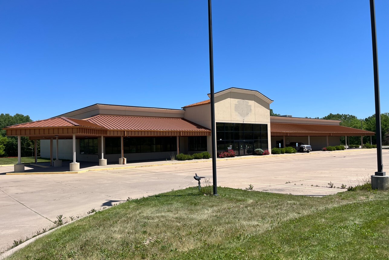 131 S Soangetaha Rd, Galesburg, IL for sale Building Photo- Image 1 of 8