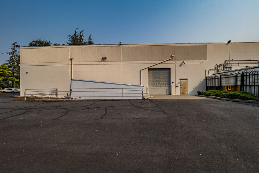 140 Blue Ravine Rd, Folsom, CA for sale - Building Photo - Image 3 of 12