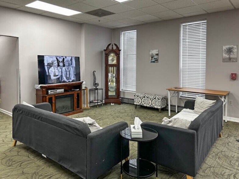 514-528 N 22nd St-entire city block portfolio of 2 properties for sale on LoopNet.com - Building Photo - Image 3 of 28