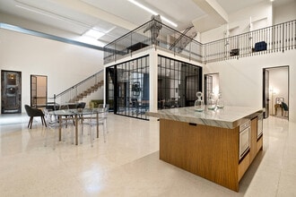 7207 Melrose Ave, Los Angeles, CA for lease Interior Photo- Image 2 of 13