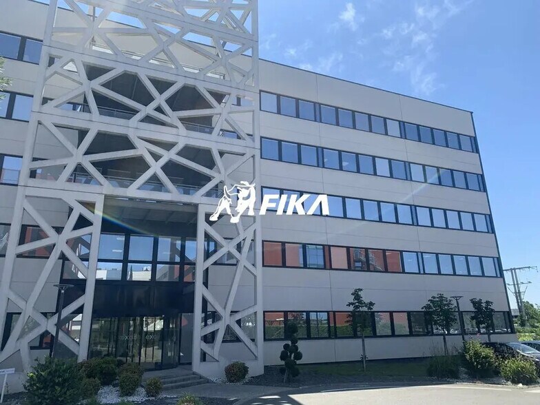 Office in Toulouse for lease - Building Photo - Image 1 of 6