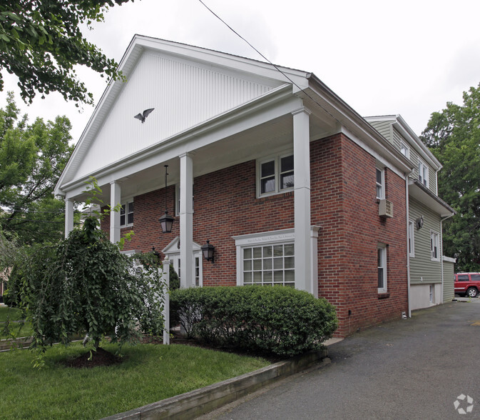 326 Lafayette Ave, Hawthorne, NJ for lease - Primary Photo - Image 1 of 3