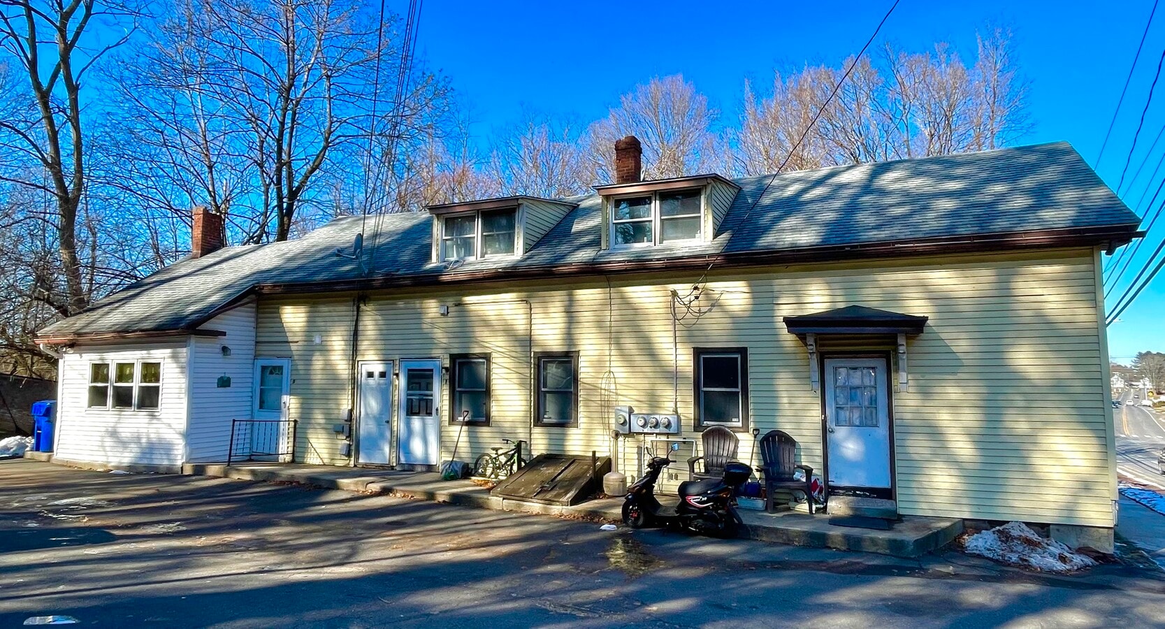 136 Main St, Broad Brook, CT 06016